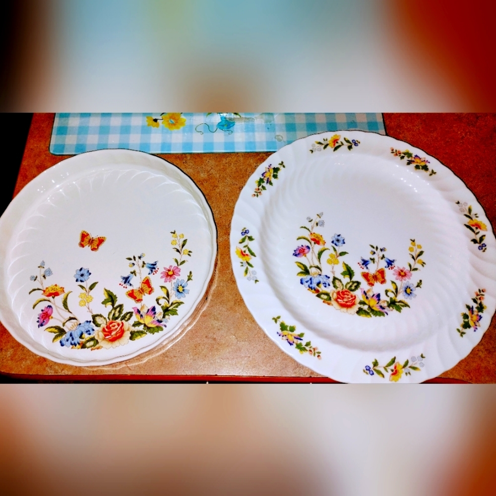 Cottage Garden by John Aynsley.  1- serving plate and 1- 8" Quiche Oven To Table